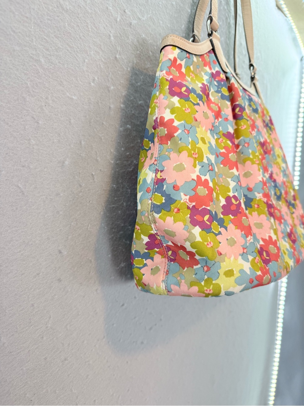 Coach women’s Signature floral print logotype Canvas leather shoulder Tote bag - Picture 7 of 7